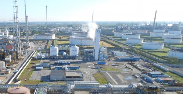 IMPIANTO INDUSTRIALE (PAVIA)